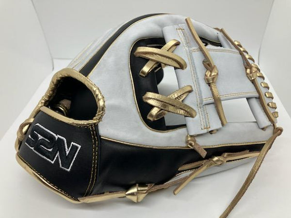 Japanese Kip Leather Elite Series fielding glove white/black/metallic gold I web